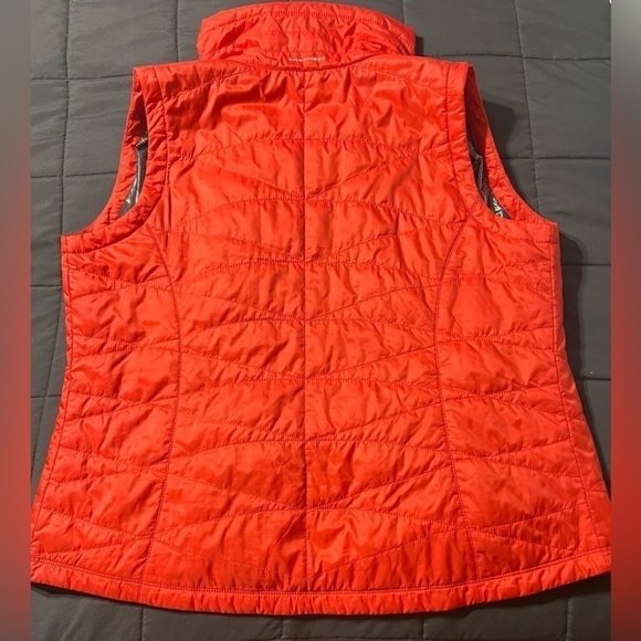 COLUMBIA Sportswear Athletic Plus Size 1X Lady’s red Vest EUC Omni-Heat - Picture 4 of 16